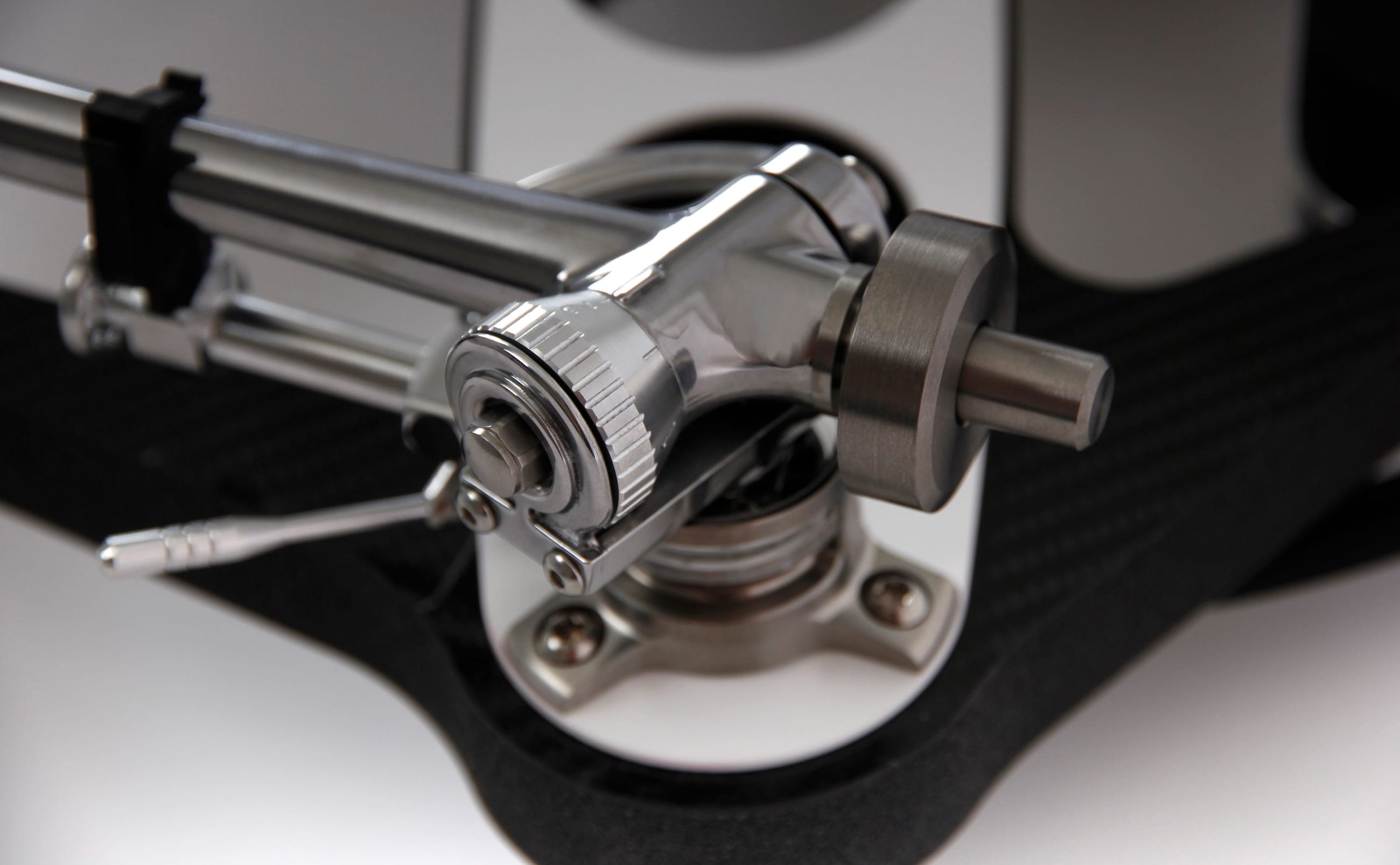 Rega Naia Plattenspieler